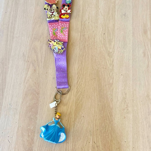 Authentic WDW Tinker Bell Lanyard With 15 Trading Pins 2002-08 & Cinderella Clip - Picture 2 of 10